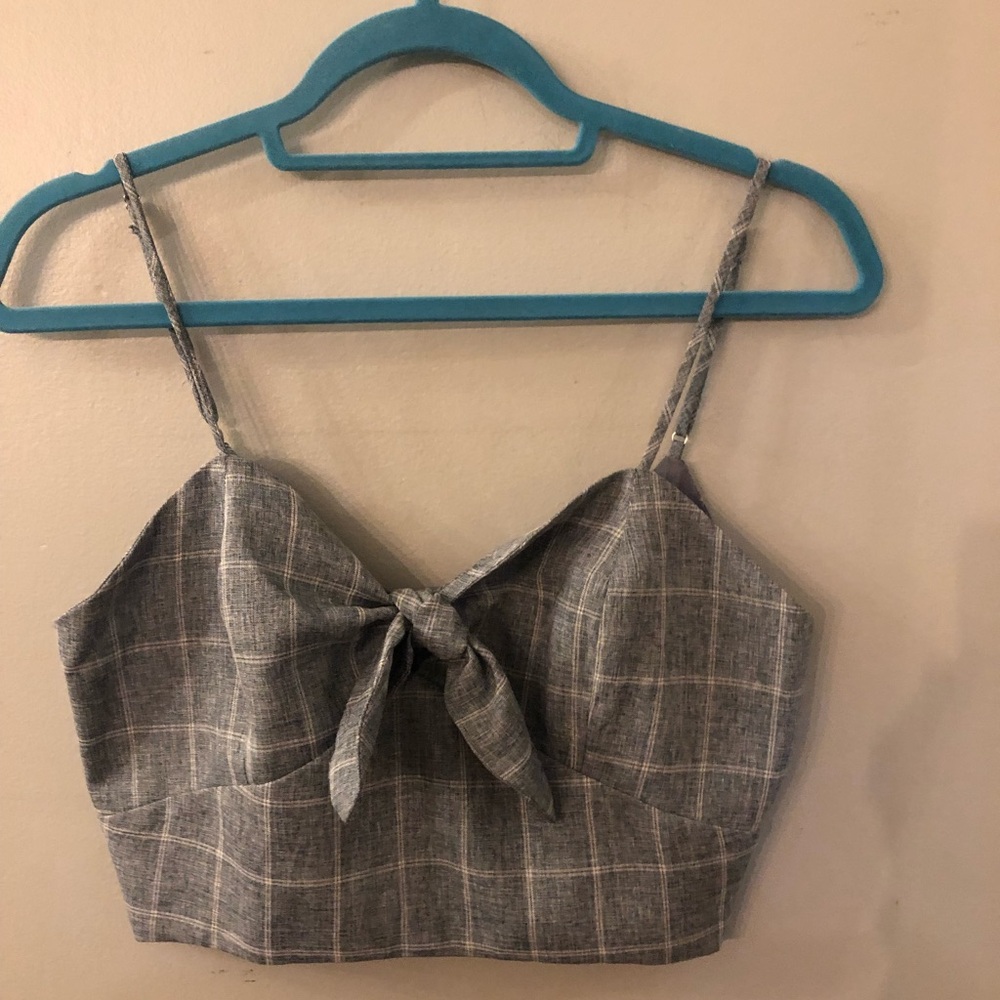 Essue Blue and White Tie Front Crop